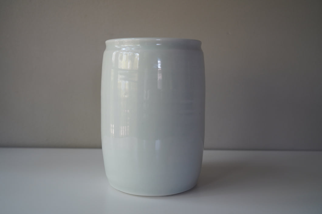 Porcelain cylinder vase