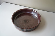 Load image into Gallery viewer, Red serving dish (dorabachi)
